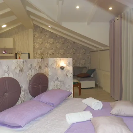 Daizy Boutique Laganász